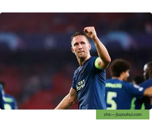 埃因霍温提前六轮锁定欧冠资格 提升球队士气为新目标